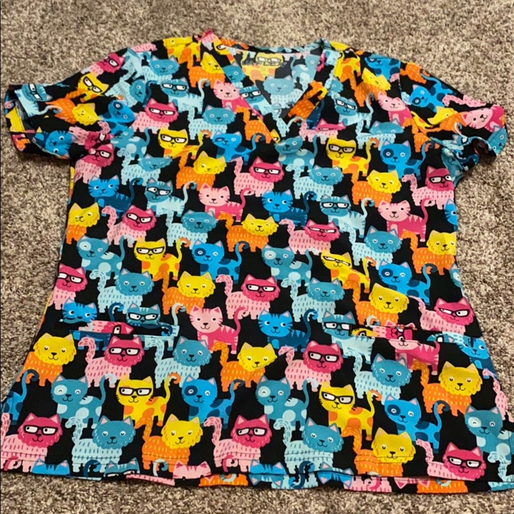 Scrub top with cats !